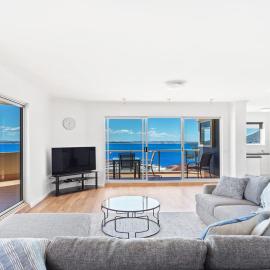 Breakwater Apartment 402, hotel in Shoal Bay