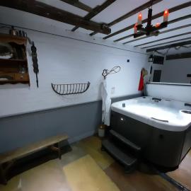 Stable cottage cozy,quirky with a hot tub, hotel in Bridlington