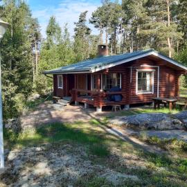 Lomamökki Mäntylä، فندق في Taivassalo