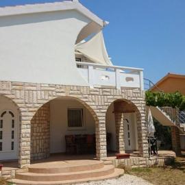 Apartment Vir, hotel di Vir