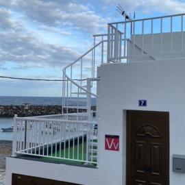 House - Sleeps 2 - Parking - Patio, Hotel in La Jaca