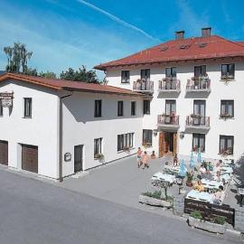 Hotel Landgasthof Hacker, hotel i Zachenberg