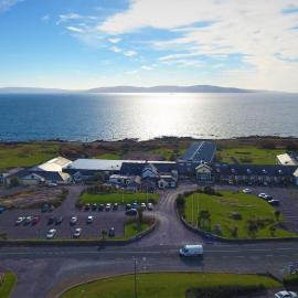 Connemara Coast Hotel, hotel di Furbo