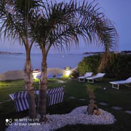 Casa con piscina e vista mare dal giardino – hotel w mieście Fanusa