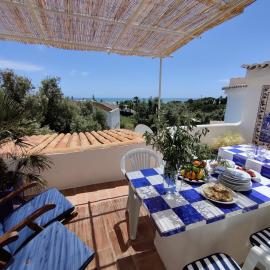 Shades Of Blue With Ocean View - Fast Wifi, hotel in Porches