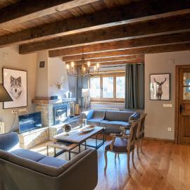 PRECIOSA CASA, NAUT ARAN, ALTO ARAN, GESSA, A 4 KM DE BAQUEIRA, 212 M2 wifi, hotel a Gessa