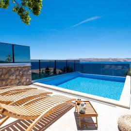 Apartments Matea with Pool and sea view, ξενοδοχείο σε Cesarica