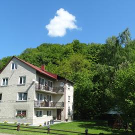 Dom nad potokiem - pokoje całoroczne, hotel in Wołkowyja