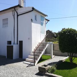 Santo Tirso Holidays Home, hotel in Santo Tirso