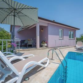 Adorable Holiday House Lilla-with pool-near Old Town Labin โรงแรมในลาบิน