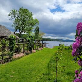 Loch Lomond shore Boat House, hotel in Balmaha
