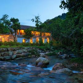 Làng Nương Yên Tử (Yên Tử Village)، فندق في Uông Bí