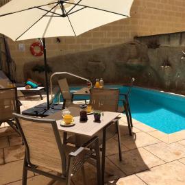 Ta Marie Merhba, hotel a Żebbuġ