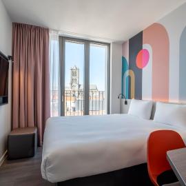 B&B HOTEL Gent Centrum, מלון בגנט