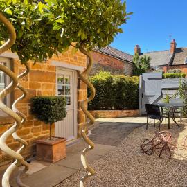 Box Barn - Stylish Accommodation in Rutland, hotel in Uppingham