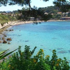 Studio avec parking privé, plage et centre à pied 1, hotel in Sanary-sur-Mer