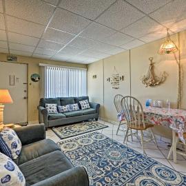Condo w/ Pool Access on Wildwood Crest Beach!、ワイルドウッド・クレストのホテル