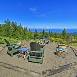 Picturesque Port Angeles Cabin w/ Fire Pit!, hotel in Port Angeles