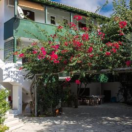 Pansion Vasso, hotel en Agios Nikitas