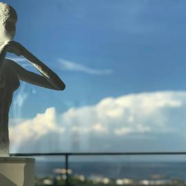 Donna Alba Seaview Penthouse, casa ta de pe plajă、ネプトゥンのホテル