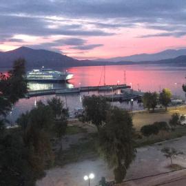 Studio Tsirigotis Sea view, hotell sihtkohas Loutrá Aidhipsoú
