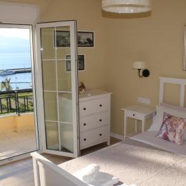 Studio Tsirigotis Sea view, hotelli kohteessa Loutra Edipsou