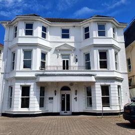Top quality beach front apartment sleep up to 7 guests