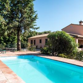 Cortijo El Carmen Finca El Revuelo, отель в городе Константина