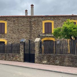 La Casa Grande de Adolfo, hotel in La Codosera