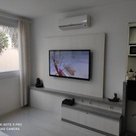 Lindo apartamento ao lado do Park Shopping Canoas, hotel i Canoas