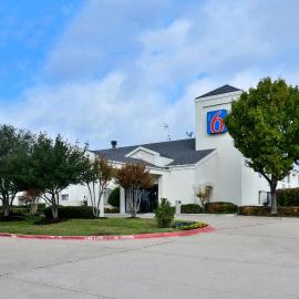 Motel 6-Plano, TX - West - Frisco, מלון בפלאנו