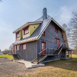 Soomaa Puhkeküla, hotel u gradu 'Riisa'