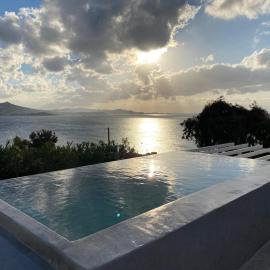 Krios Luxury Suites, hotel in Krotiri