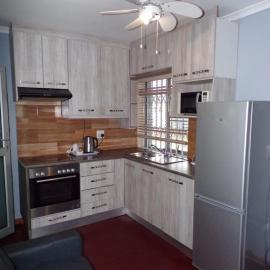 Khaya B&B Mandalay, hotell i Cape Town