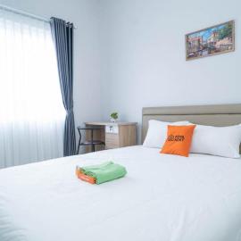 Nina House near Taman Budaya Sentul RedPartner, hotel di Bogor
