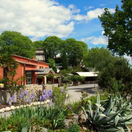 camping mas du sartre، فندق في Auriolles
