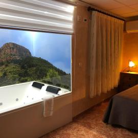 Cases Rurals El Castell, hotel in Torres-Torres