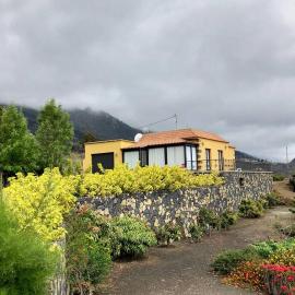 CASA CUEVA DE LAS PALOMAS 1, hotel in Las Manchas