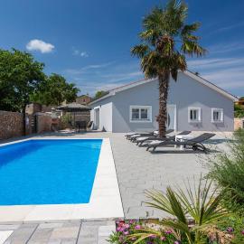 Villa Mia, Hotel in Garica