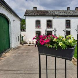 Le relais du cheval blanc, hotel in Tenneville