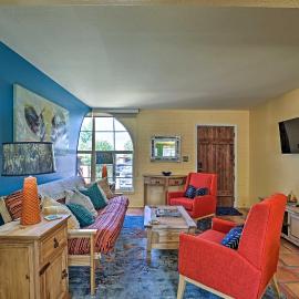 Modern Green Valley Condo - Near National Park!, hotel a Green Valley