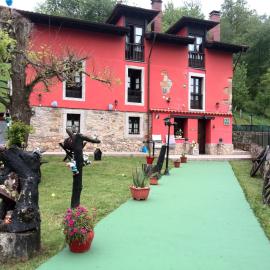 Apartamentos El Rincon Encantado, hotell sihtkohas Llano-Con