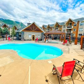 Sable Ridge Condos by StayIn, hotel in Radium Hot Springs