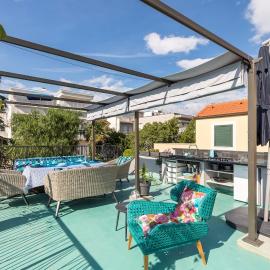 Sleeps 8 Pet friendly Garden & Roof Terrace