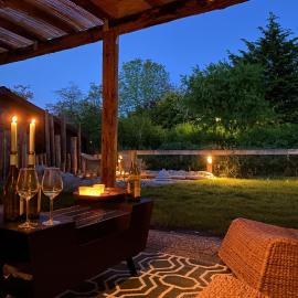 "ZeeLandZon" Holiday home by the lake with Jacuzzi and Sauna, hotel a Herkingen