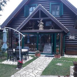 Zalalövő에 위치한 호텔 Meseház Apartman