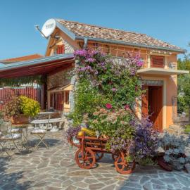 Holiday Home Maria by Interhome, hotel di Polje