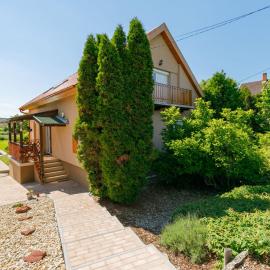 Holiday Home Beata by Interhome, hotel in Kőröshegy