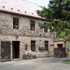 Na koňské farmě, Hotel in Malečov