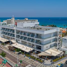 Protaras Plaza Hotel, מלון בפרוטאראס